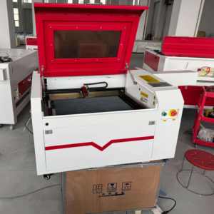 Machine de gravure laser CO2 électrique 80W avec axe rotatif à 360° pour objets ronds en verre, gourdes et emballages en bois - Product Image 1