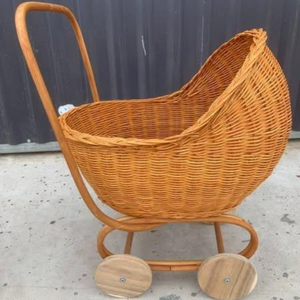 Cesta de almacenamiento de mimbre vintage hecha a mano, cochecito de bebé de mimbre natural personalizado, cochecito de muñeca hecho en Vietnam - Product Image 2