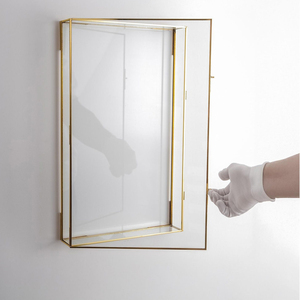 Produit attrayant verre clair fini or cadre en laiton lourd montage mural armoire de rangement vitrine bijoux organisés - Product Image 6