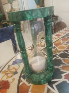 Sablier en malachite pour la décoration de la maison - Product Image 3