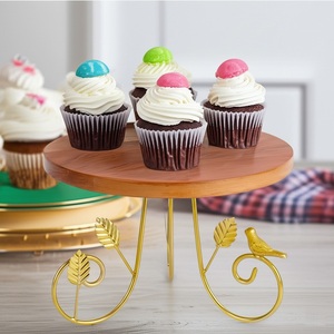 Soporte de pastel de madera con hoja de base de metal dorado y diseño de pájaro para fiestas, bodas y decoración del hogar - Product Image 6