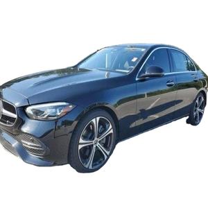 Achetez une voiture d'occasion du Japon, modèle 2022, berline de classe C 300 haut de gamme, avec un moteur puissant pour une maniabilité agile et une conduite fluide. - Product Image 1