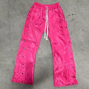 Pantalones de nailon a prueba de viento para hombre, pantalones transpirables con botones a presión laterales, pantalones de pierna ancha impermeables informales de verano personalizados al por mayor - Product Image 3