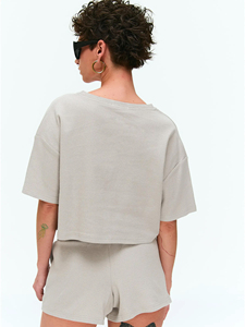 Top Corto de Mujer de Punto Waffle, Camiseta Corta Oversize con Hombros Caídos, Top Casual de Moda, Básicos Premium, Logotipo Personalizado, OEM, Venta al por Mayor - Product Image 3