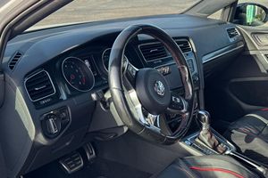 Volkswagen GTI Sport 2017 Impecable - Product Image 3