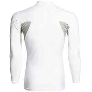 Rashguard d'entraînement personnalisé pour hommes offrant des performances de niveau endurance, un contrôle de l'humidité et une flexibilité fluide - Product Image 6