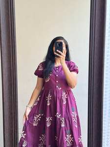 Robe longue élégante bohème pour femmes Robe fluide à imprimé floral avec manches bouffantes et boutons pour les vacances d'été - Product Image 2