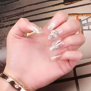 Haute Qualité Couronne Bowknot De Luxe Diamant Faux Ongles Avec De La Colle Bling Bling Manucure Faux Ongles Conseils