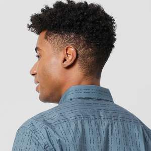 Camisa de playa de lino transpirable para hombre: perfecta para los días calurosos de verano y la ropa de resort, disponible en blanco clásico y colores de moda - Product Image 6