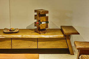 Présentoir moderne en forme de nid d'abeille en bois de noyer massif pour la salle à manger de restaurant Open Outward Wine Collection - Product Image 3