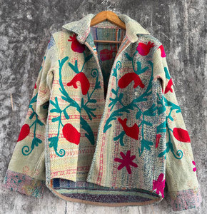 Veste chemise bohème en coton vintage Kantha Suzani – Veste surdimensionnée brodée et matelassée faite à la main - Product Image 4