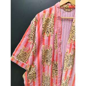 Peignoirs de bain en velours d'excellente qualité Texture lisse Logo avant Style demi-manche à séchage rapide pour le confort de la maison de luxe Inde - Product Image 4