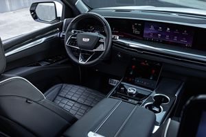 2025 ES-CA-LA-DE-V AWD Hennessey H1000 Faible kilométrage Moteur silencieux Transmission Toit ouvrant panoramique Phares LED Prêt à être expédié - Product Image 2