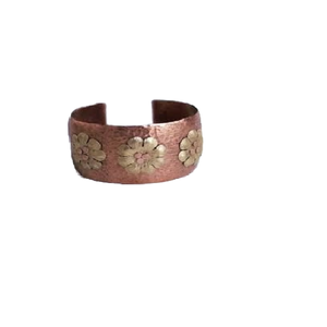 Nouveau bracelet ethnique japonais 2025, célèbre et élégant, découpé au laser, doré et poli, pour femme - Product Image 1