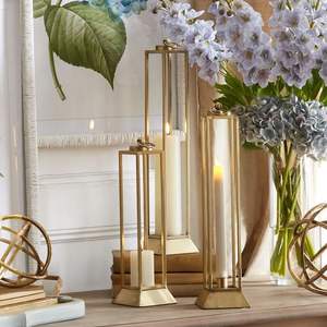 Linterna de metal hecha a mano con acabado dorado para decoración navideña del hogar - Product Image 2