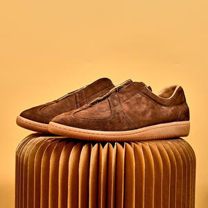 รองเท้าลำลองน้ำหนักเบาพร้อมแผ่นรองซับเหงื่อและโครงสร้างยืดหยุ่น รองเท้าใส่ได้ทุกวันสำหรับผู้ชาย รองเท้าหนัง - Product Image 2