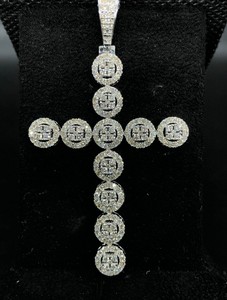 จี้เพชรรูปไม้กางเขนที่สง่างามใน14K สร้อยคอชุบทองสีเหลืองแบบพรีเมี่ยม - Product Image 5