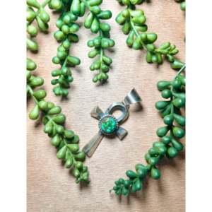 Pendentif Sonoran Mountain Chimney Butte en turquoise et argent sterling avec technologie d'incrustation à sertissage clos - Product Image 4