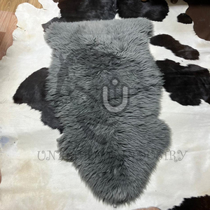Tapis en peau de mouton naturelle, véritable peau d'agneau grise et blanche, taille et design personnalisables, qualité supérieure à 100% pour la décoration intérieure - Product Image 2