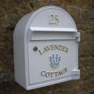 Correos de correos al por mayor buzón hecho a mano artesanía blanco cremoso recubierto de polvo caja de correos de Metal montado en la pared - Product Image 4