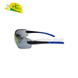 Gafas de Seguridad Antivaho P251-AA para Equipos de Mantenimiento en Entornos Industriales Húmedos con Lentes de PC Irrompibles y Agarre Cómodo - Product Image 5