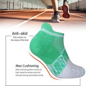 Calcetines deportivos personalizados Embalaje personalizado Logotipo de la marca Athletic Men Tube Calcetines blancos Hombres de punto Funny Street Sock made by Dress Sports - Product Image 3