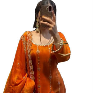 Salwar Kameez en soie non cousu de qualité supérieure, spécial Raksha Bandhan / Tenue ethnique de haute qualité pour les occasions de fête - Product Image 1