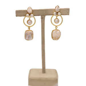 Pendientes de Perlas Naturales de Agua Dulce Blancas Oyster White, Estilo Cristiano Vintage, Chapados en Oro de 24K, Hechos a Mano, para Mujer, para Boda - Product Image 3