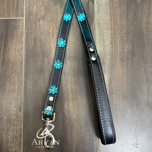 Meilleure vente 2025 cuir repoussé à la main Turquoise Floral laisse de chien en cuir véritable accessoires de plein air chiens marche formation laisse - Product Image 1