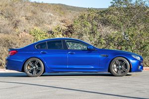 V8 biturbo de segunda mano con paquetes de competición y ejecutivo, propiedad de California - Product Image 5