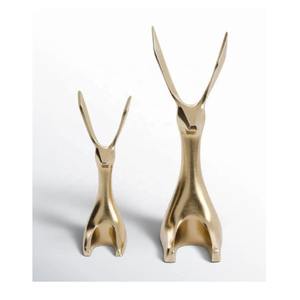 Figurine animalière décorative avec miroir, finition dorée, pièce élégante pour intérieur de luxe, bureau, décoration sur le thème des animaux. - Product Image 1