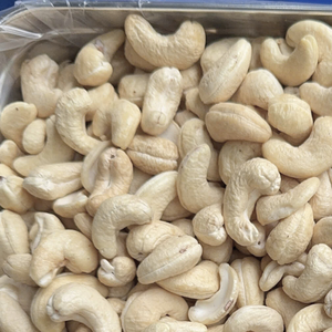 Offre Spéciale Santigo Usine Vietnam W240 W450 W320 Prix de vente international des noix de cajou Étiquette privée Emballage disponible - Product Image 1