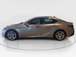 MEJOR OFERTA para Sedán USADO 2023 IS 300 RWD - Product Image 2