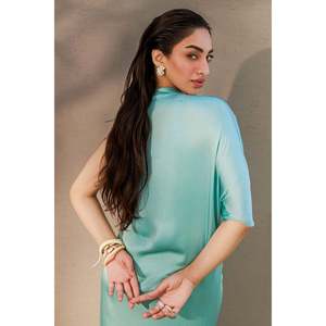 Vestido de Verano Elegante y Asimétrico Sylva con Manga Corta Transpirable de Satén - Product Image 4