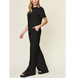 ชุดกางเกง2ชิ้นสีล้วนสำหรับผู้หญิงมาใหม่ชุดเลกกิ้งเสื้อยืดครึ่งแขนดีไซน์เนอร์เข้ารูปหรูหรา - Product Image 4