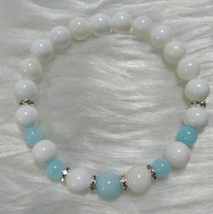 Bracelet en résine fait main pour femme, bijou tendance, accessoire mode, cadeau pour boutique, vente au détail et en ligne, artisanat en résine - Product Image 2