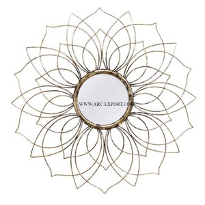 Vente en gros de miroir mural moderne vintage en fer forgé, petit cadre, décoration en métal pour la maison, les affaires et les hôtels depuis l'Inde - Product Image 3