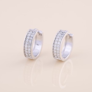 Pendientes de Aro con Diamantes Cultivados en Laboratorio Certificados por IGI, Oro Amarillo/Blanco/Rosa de 14K, Pendientes Huggie Gruesos para Mujer - Product Image 1