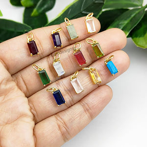 Collier pendentif en argent vermeil et or fait à la main, ensemble de breloques baguette avec pendentifs fins en pierre de naissance et breloques pour la fabrication de bijoux - Product Image 1