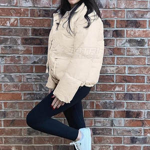 Ropa de mujer Cómodo Crop Top Puffer Venta caliente Premium Quality Crop Top Puffer para la venta - Product Image 3