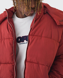 Chaqueta de invierno para hombre con logotipo personalizado, capucha de nailon, Abrigo acolchado ligero de plumas de pato, Abrigo acolchado con capucha para exteriores, logotipo frontal - Product Image 2