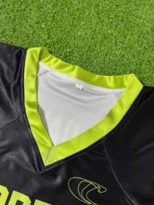 Uniformes de vêtements de football américain personnalisés 2024 Maillots élégants de sublimation et de broderie entièrement personnalisables conçus avec TF - Product Image 3