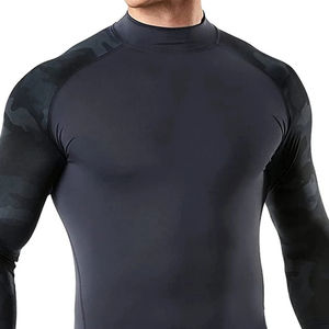Logotipo personalizado de impresión de peso ligero para hombres Rash Guard precios al por mayor buena venta último color sólido hombres Rash Guard - Product Image 6