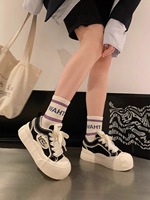 2026 Chaussures en toile de style design de niche, style coréen, à lacets, décontractées, type skate, sneakers à bout arrondi pour femmes, en stock à l'étranger