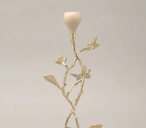 Bougeoir de luxe en aluminium doré de style royal ajoute une ambiance chaleureuse, accueillante, élégante et élégante à n'importe quelle pièce - Product Image 6