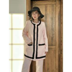 Ensemble veste et pantalon en tweed rayé rose et noir, design sans col, vente en gros - Product Image 3