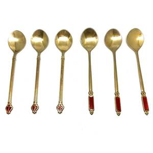 Juego de cubiertos personalizados de fábrica más vendidos, juego de utensilios para servir de Metal de acero inoxidable de estilo Vintage con mango de diseño esmaltado - Product Image 1