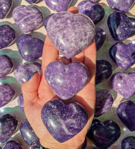 Love Puffy Heart Lepidolite con cuarzo a la venta pulido | Corazones de piedras preciosas de cristales a granel para regalos decoración del hogar piedra al aire libre - Product Image 6