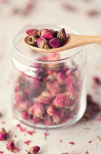 2025 venta superior al por mayor de té de flores rosas rojas secas de hierbas secas naturales a granel - Product Image 6