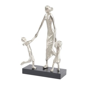 Elegante escultura de aluminio fundido inspirada en la naturaleza, imaginación, superficies refinadas y expresión artística atemporal. - Product Image 3